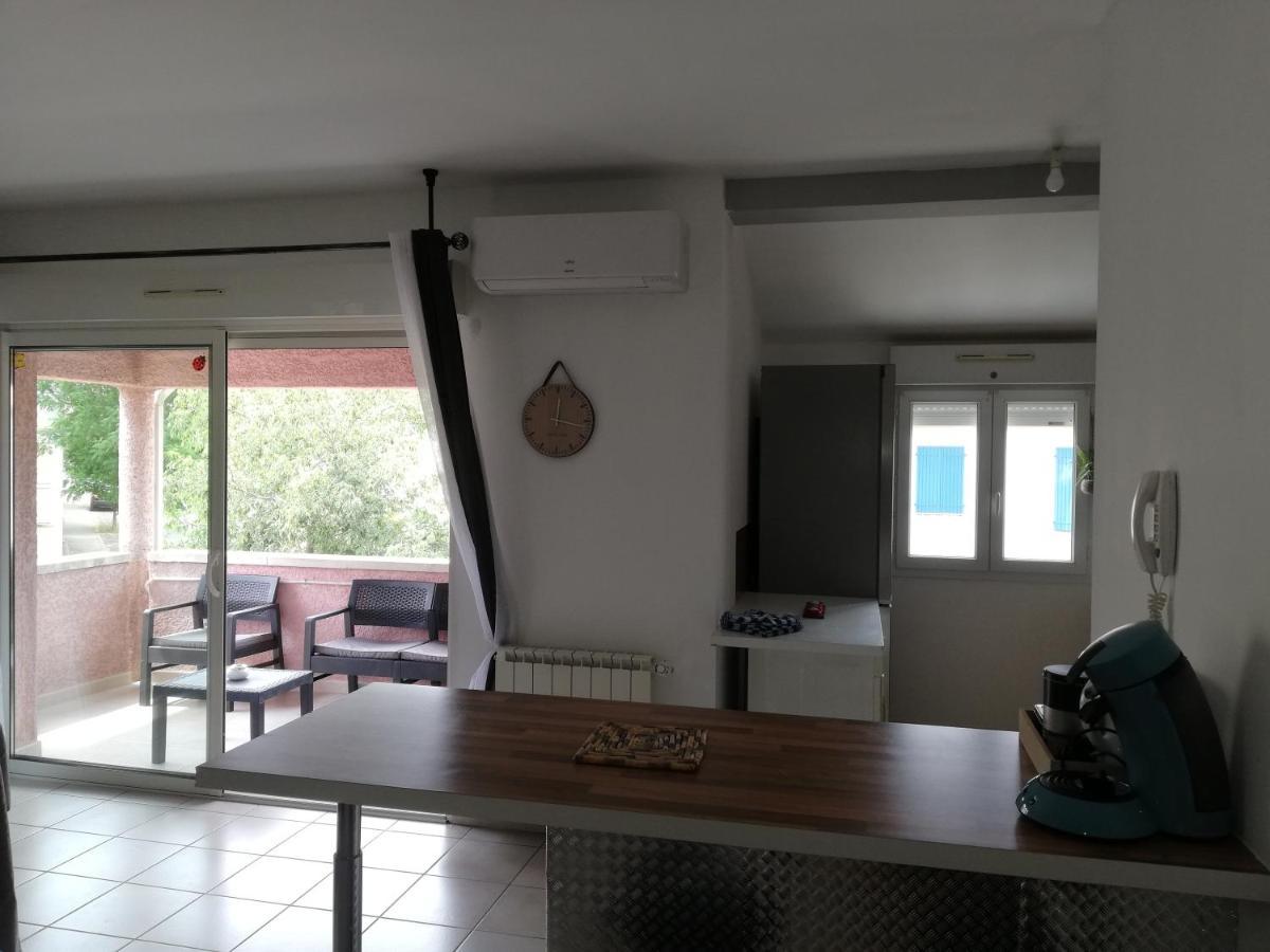 Superbe Appartement De 90M2 A Uzes Super Equipe Avec Garage Et Grand Parking Privatif Exterior photo